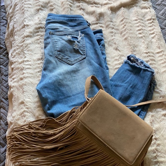 Destructed jeans! - Picture 5 of 5